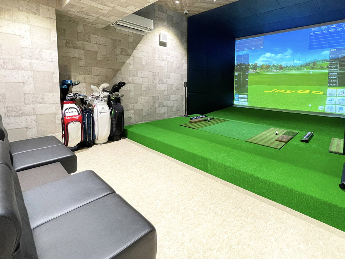GOLFDOM吹田佐井寺ゴルフ俱楽部　内観